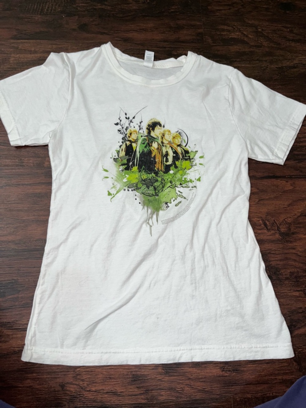 Women’s Lord of the Rings shirt large The Hobbits